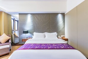 Doppelzimmer (Extreme Sassy) | Zimmersafe, Schreibtisch, laptopgeeigneter Arbeitsplatz, Bettwäsche