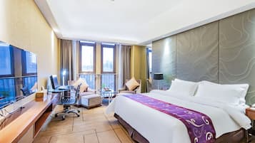 Double Room (Extreme Sassy) | In-room safe, desk, laptop workspace, bed sheets