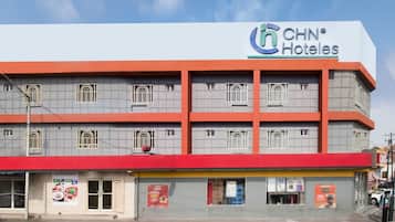 Vista frontal de la propiedad