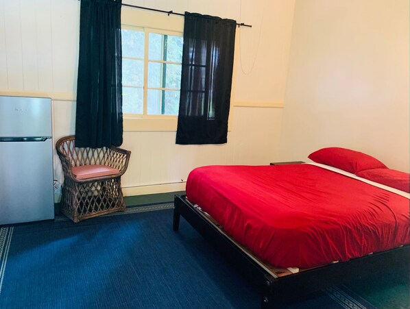 Standard Room | Iron/ironing board, bed sheets