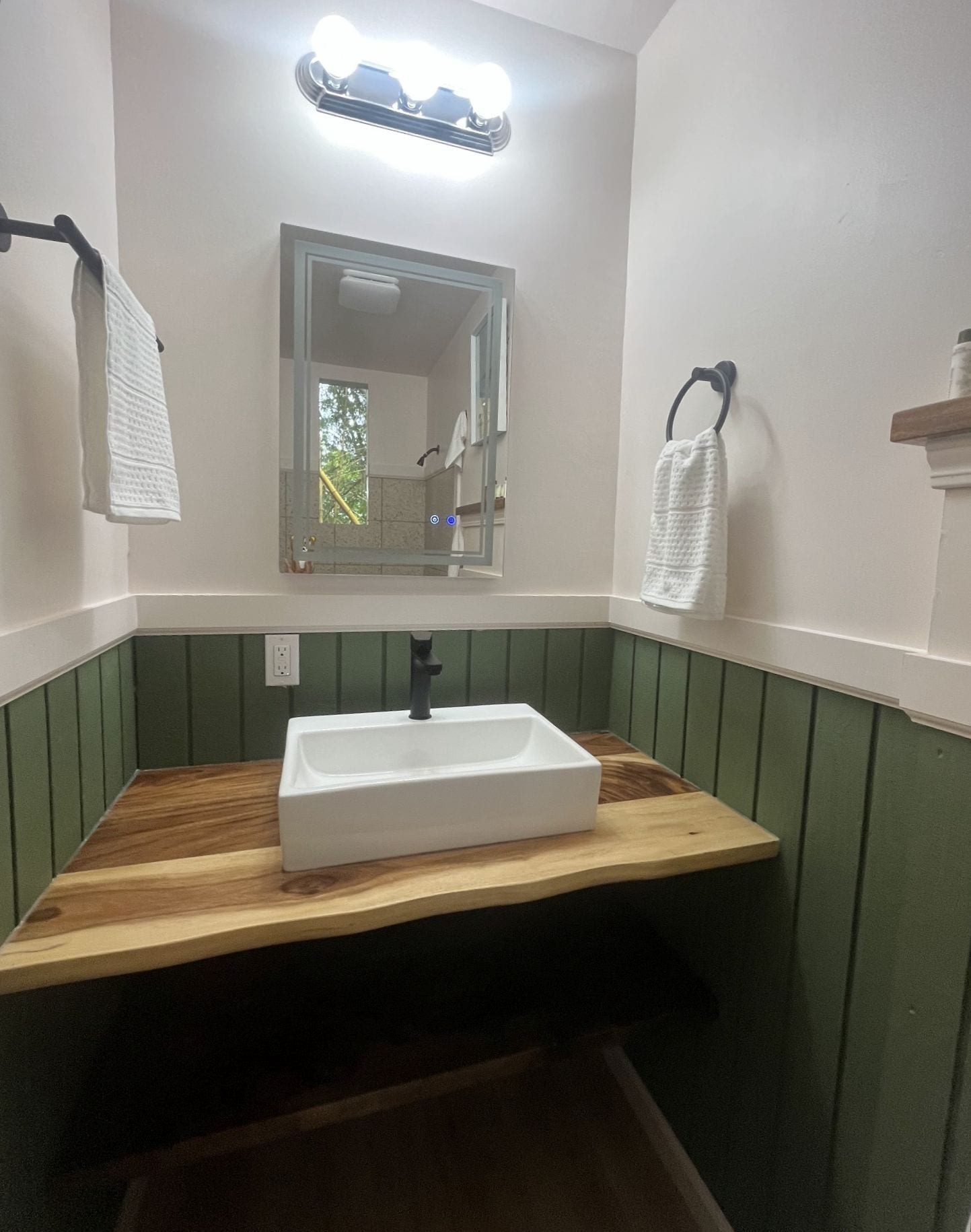 premium room | bathroom | shower, hair dryer, towels, soap