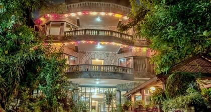 The Silver Oaks Inn