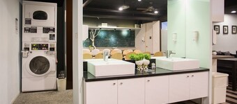 Fun Inn Taipei Hostel