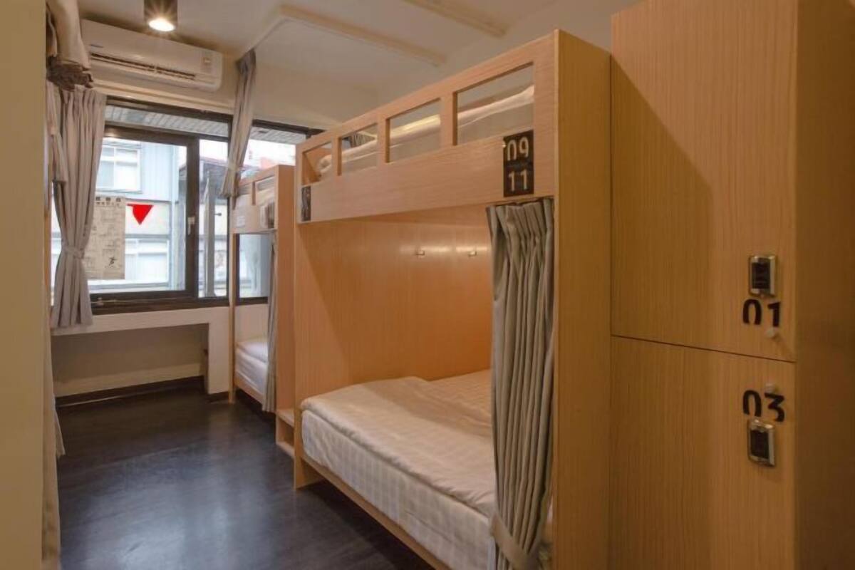 加厚床垫、客房内保险箱、遮光窗帘、免费 WiFi