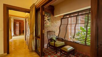 Jacuzzi Villa | Balcony