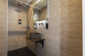 Luxury Double Room | Bathroom - Quentin Leidse Square Hotel (Amsterdam)