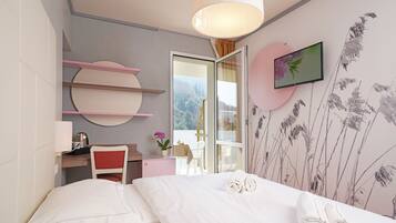 Minibar, Zimmersafe, Schreibtisch, kostenloses WLAN