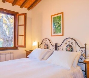 Appartement, 2 chambres (appartamento su 1 livello) | Literie de qualité supérieure, coffres-forts dans les chambres, bureau