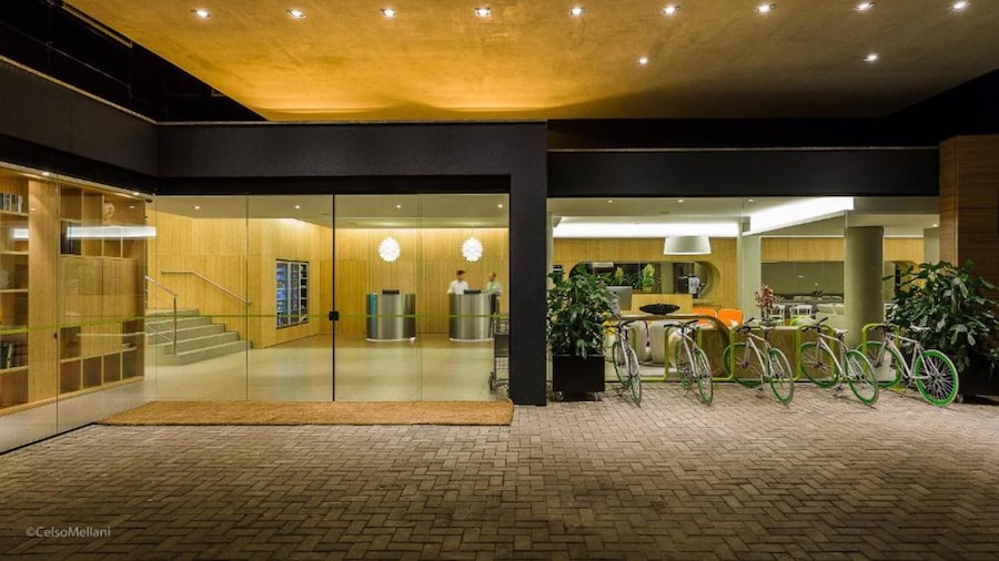 DMax Hotel