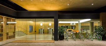 DMax Hotel
