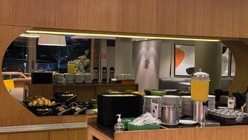 Free daily buffet breakfast