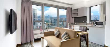 1 bedroom, in-room safe, desk, laptop workspace