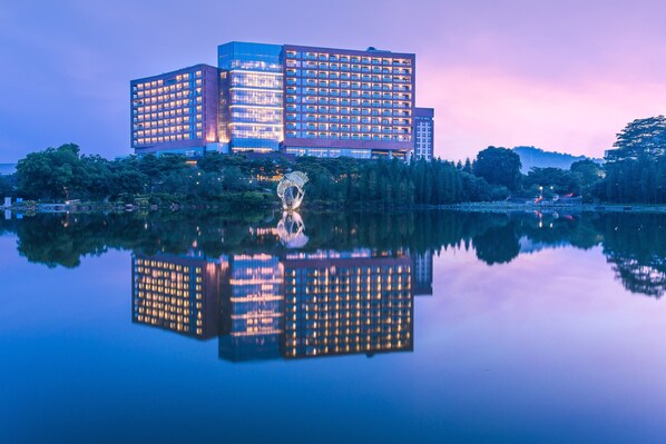 Exterior - DoubleTree by Hilton Guangzhou Science City-Free Shuttle Bus Service During Canton Fair Period (Guangzhou)