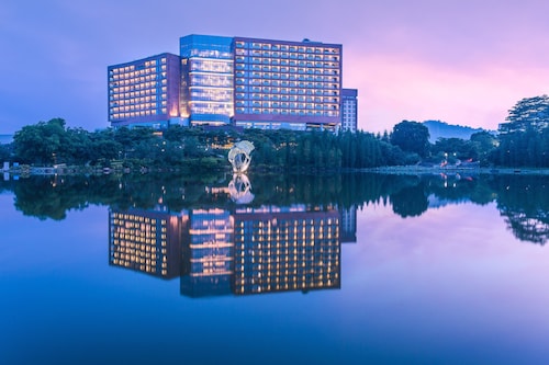 DoubleTree by Hilton Guangzhou Science City-Free Shuttle Bus Service During Canton Fair Period