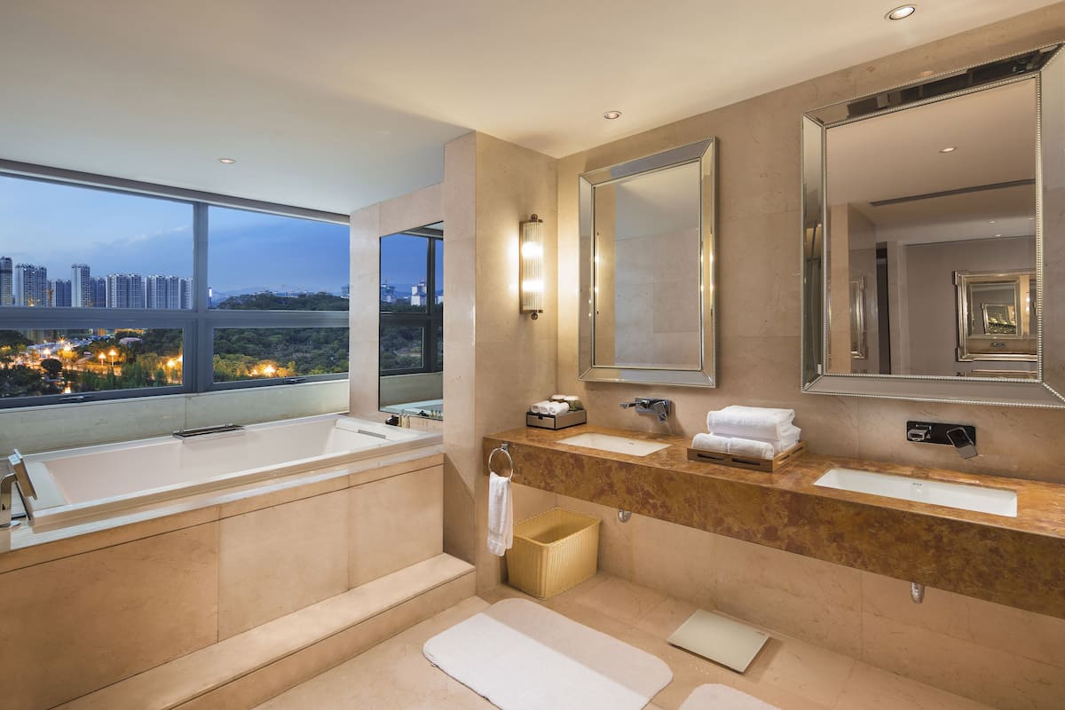 presidential suite | bathroom | separate bathtub and shower, rainfall showerhead, free toiletries