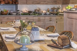 Free daily buffet breakfast - Palazzo Margherita (Bernalda)