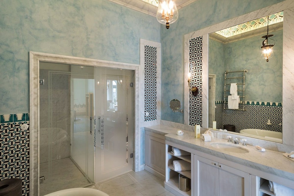 Palazzo Margherita by null