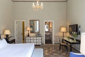 Suite (Seven)