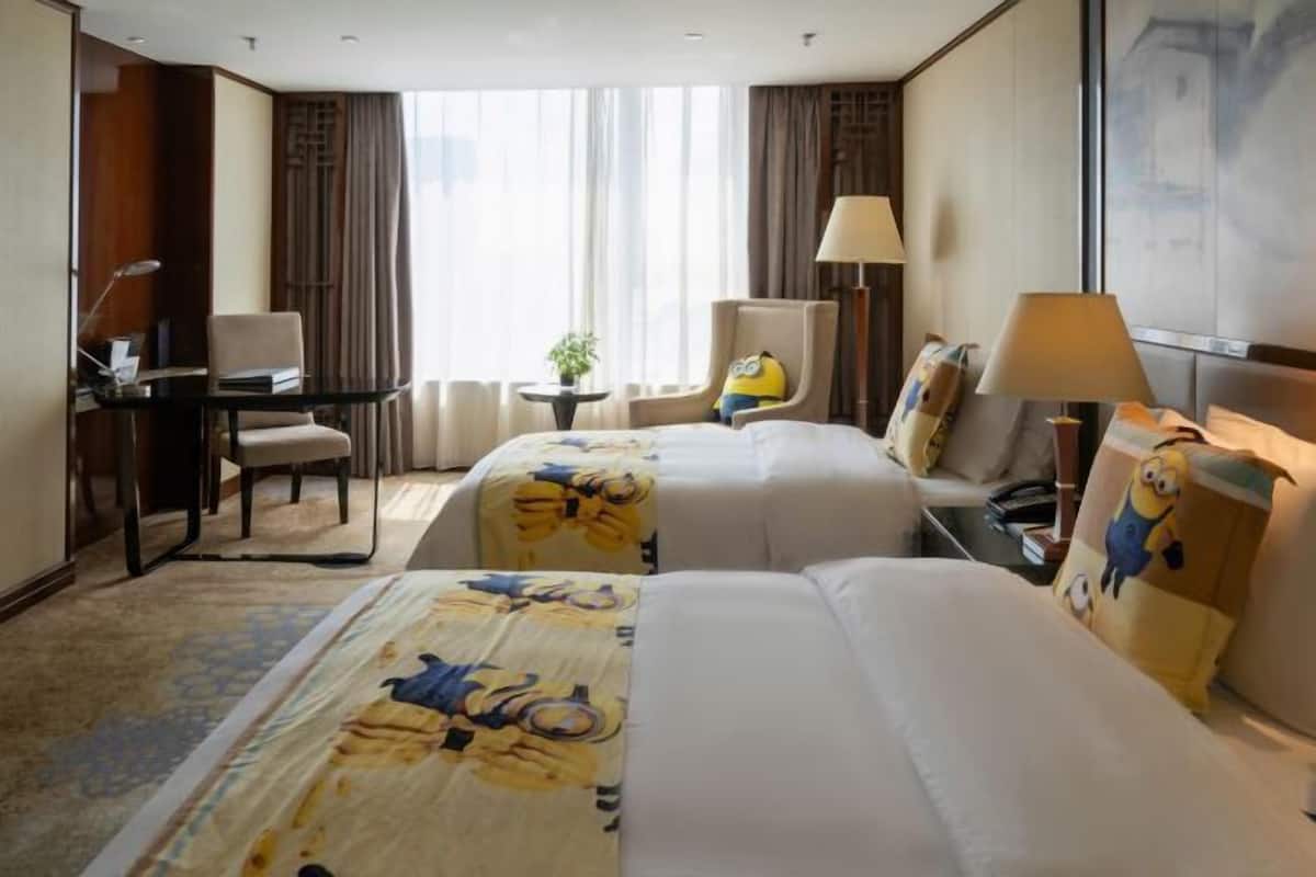 In-room safe, free WiFi