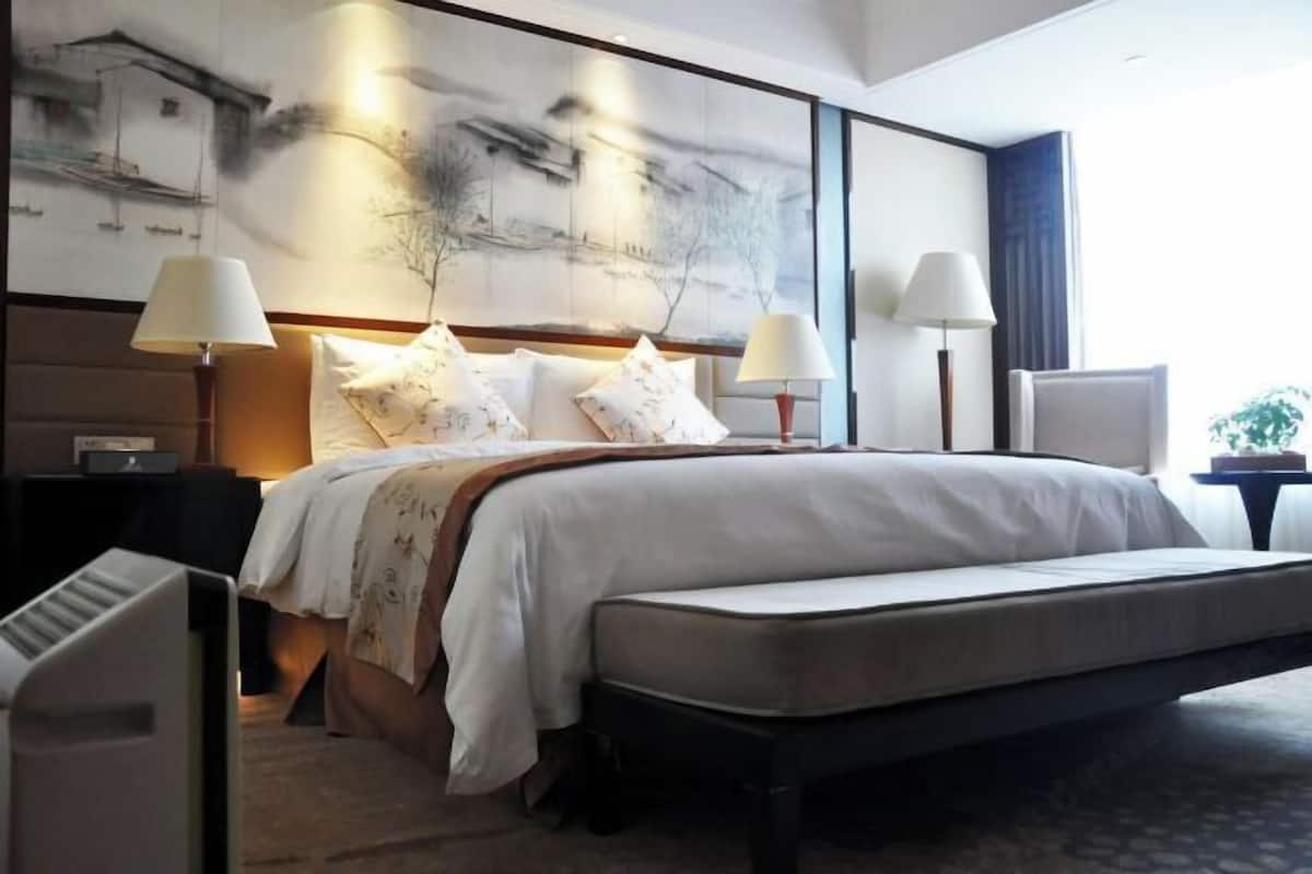 In-room safe, free WiFi