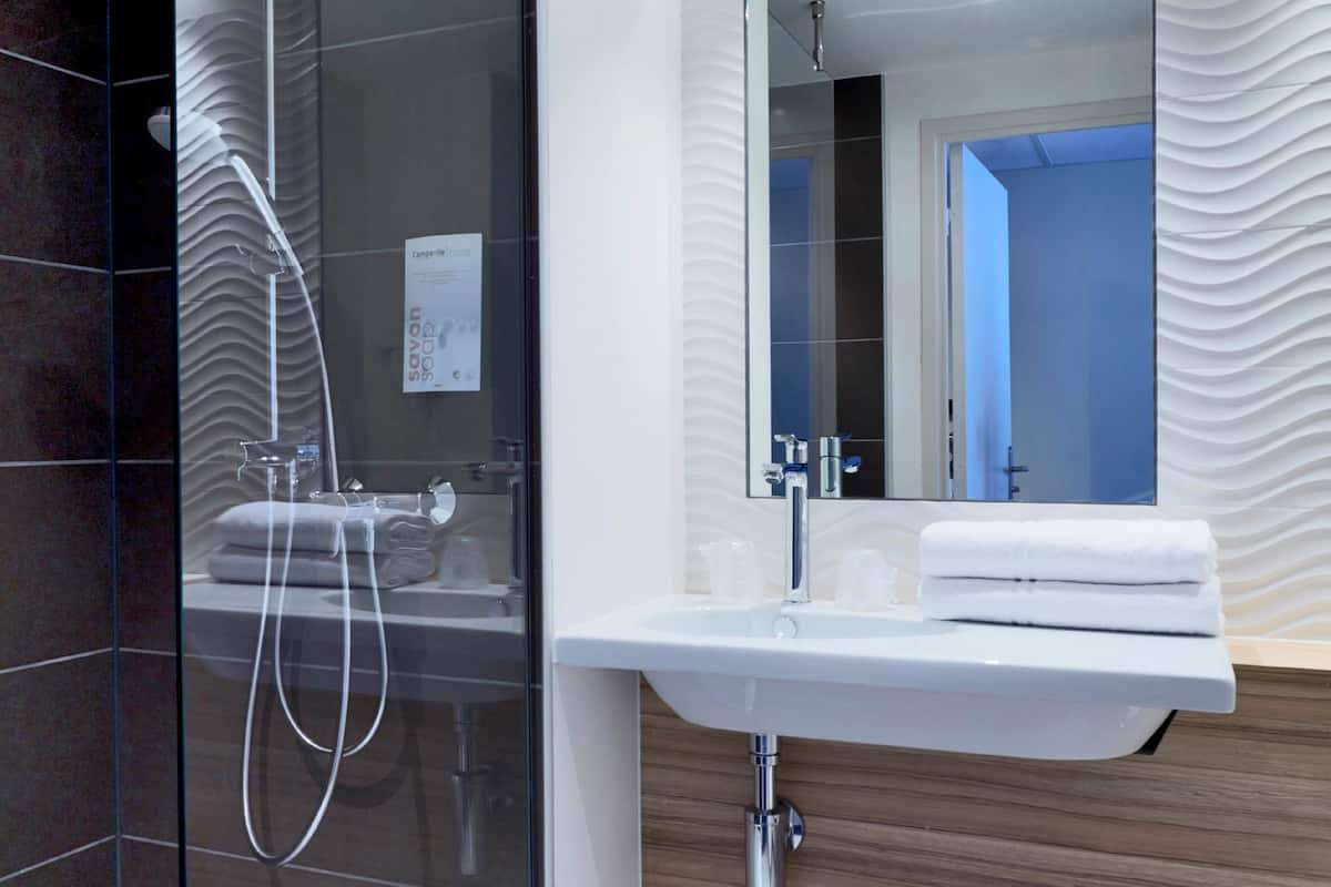 room, 1 double bed (next generation) | bathroom | eco-friendly toiletries, towels