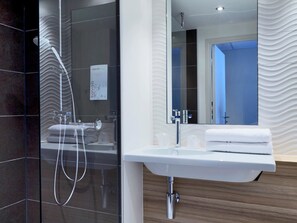 Kamar Standar, 1 Tempat Tidur Double | Kamar mandi | Perlengkapan kamar mandi ramah lingkungan dan handuk