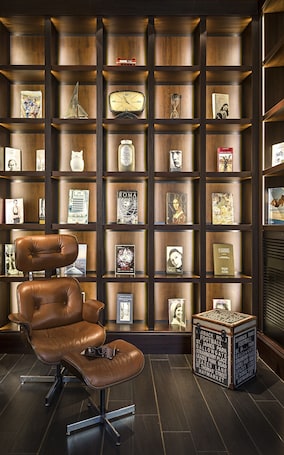 2 bars/lounges. Palazzo Navona
