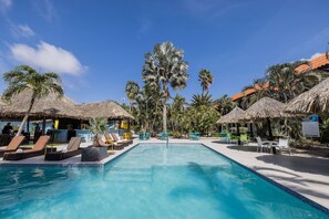 室外游泳池