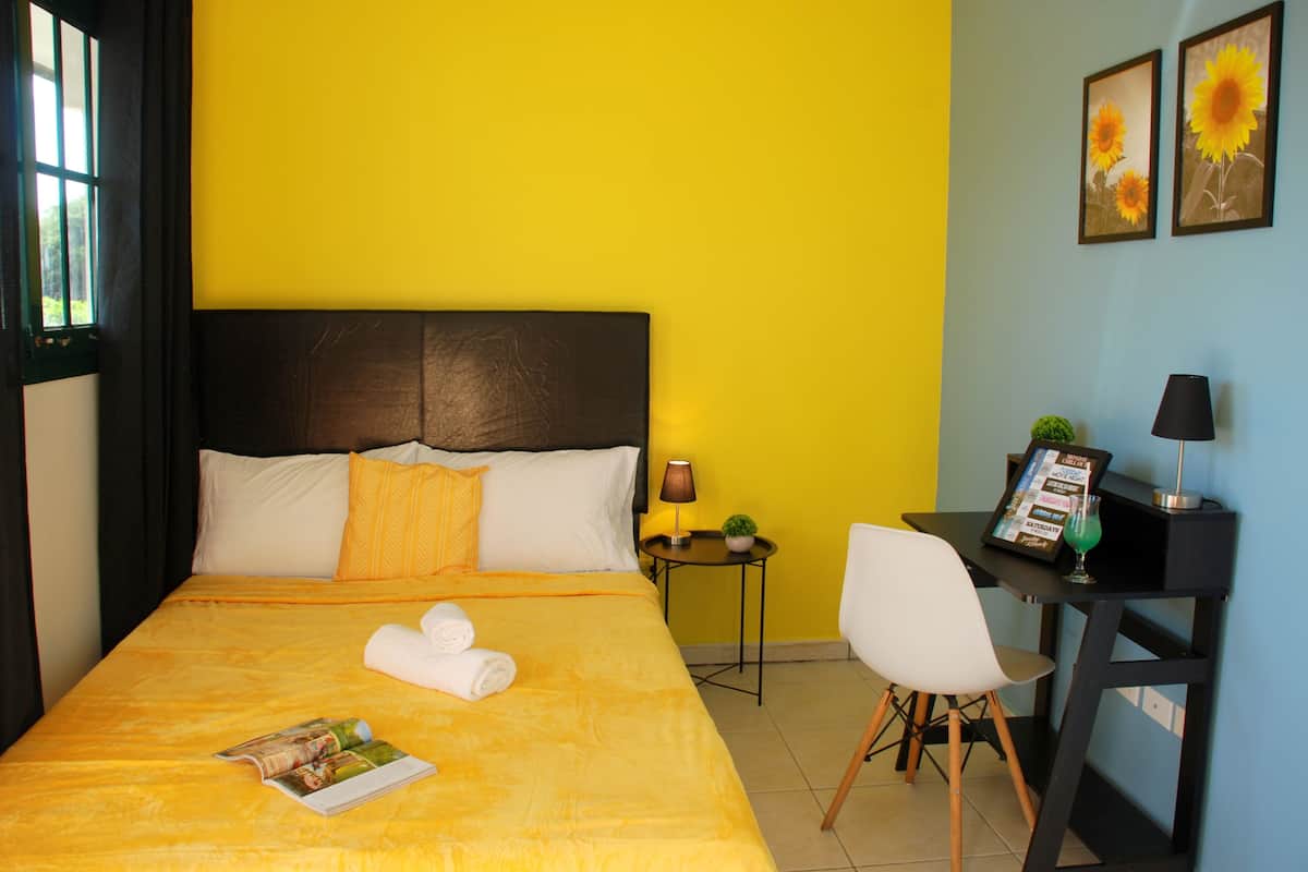 Standard Studio | Free WiFi, bed sheets