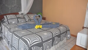 Double Room | Premium bedding, minibar, iron/ironing board (on request), cribs (free) - Cabañas Anakena (Hanga Roa)