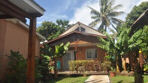 Quadruple Room | Premium bedding, minibar, iron/ironing board (on request), cribs (free) - Cabañas Anakena (Hanga Roa)