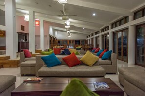 Interior - The Lakeside Hotel at Nuwarawewa (Anuradhapura)