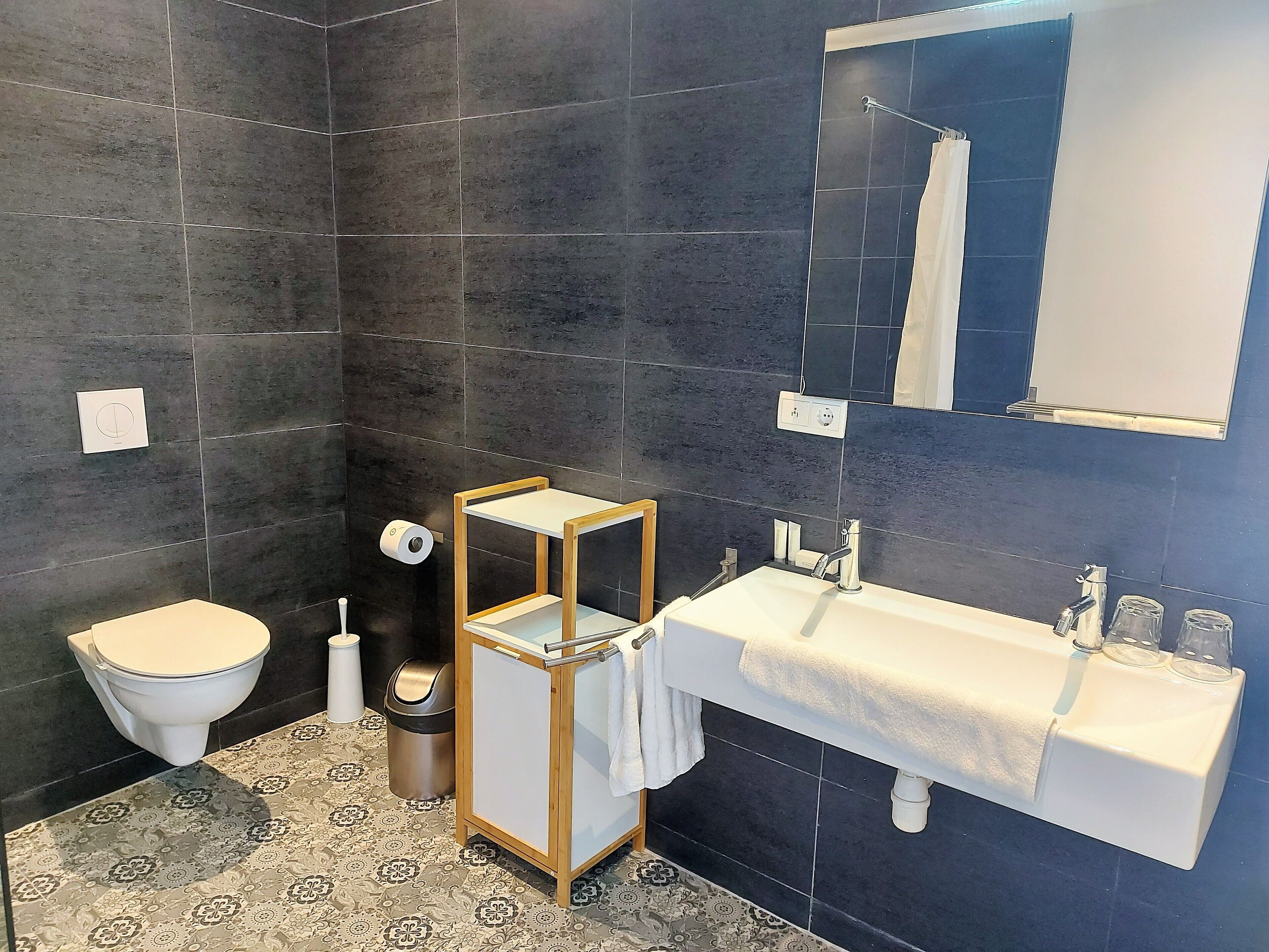 junior suite, multiple beds, oceanfront | bathroom | shower, rainfall showerhead, free toiletries, hair dryer