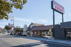 Front of property - Best Whittier Inn (Whittier)