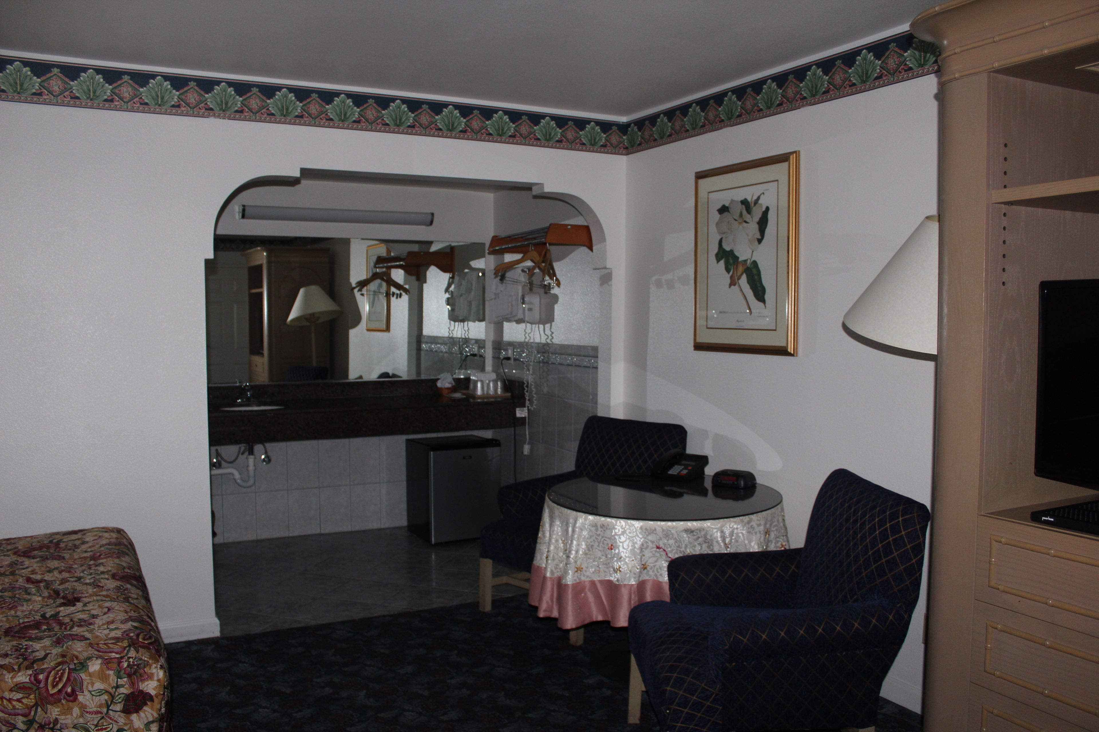 Standard Double Room | Desk