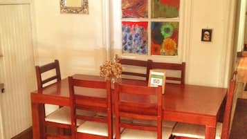 فطور أوروبي مجانًا يوميًا