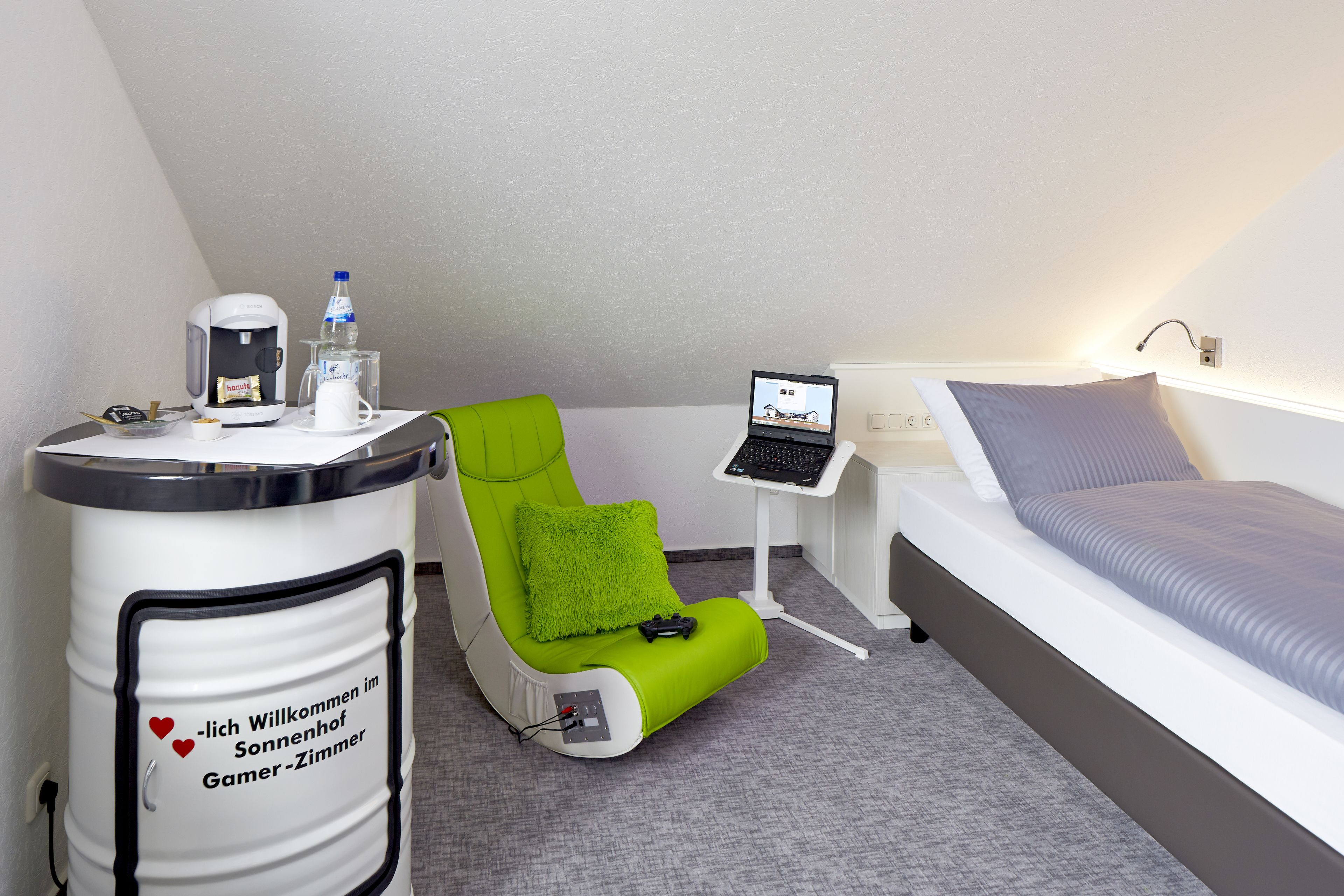 adventure single room | treatment room