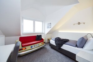 Adventure Single Room | Hypo-allergenic bedding available, minibar, desk, blackout drapes