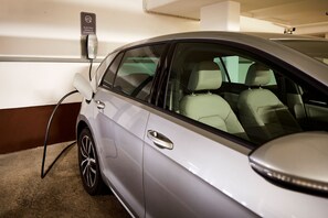 Free self-parking - Hotel Sonnenhof Dietzenbach (Dietzenbach)