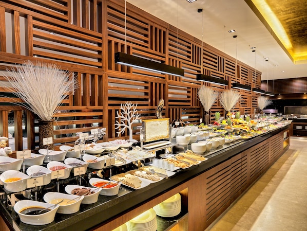 Daily buffet breakfast (EUR 25 per person)