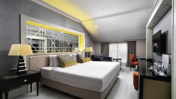 Superior Twin Room, Multiple Beds | Hypo-allergenic bedding, minibar, in-room safe, soundproofing