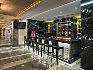 2 間酒吧/酒廊、大堂酒廊
