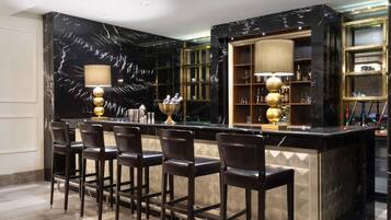 2 bars/lounges, lobbylounge