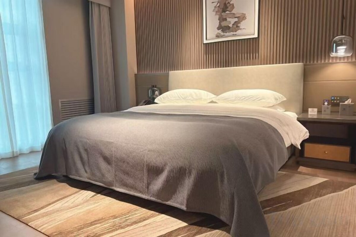 Minibar, Zimmersafe, Bügeleisen/Bügelbrett, Internetzugang