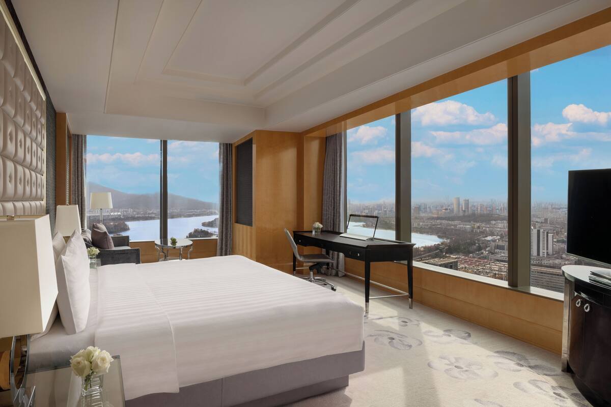 Premier-Zimmer, 1 King-Bett, Seeblick