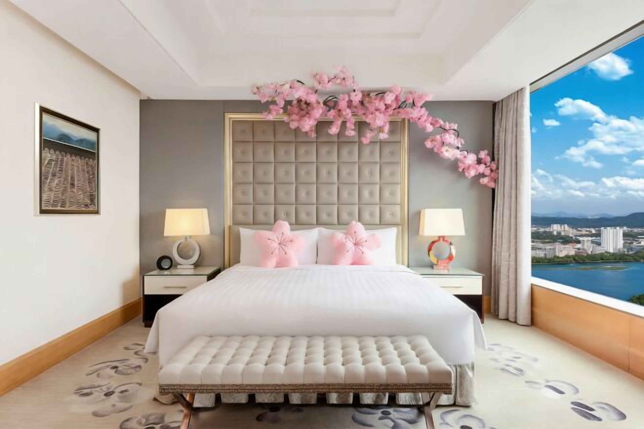 Ropa de cama de alta calidad y minibar 