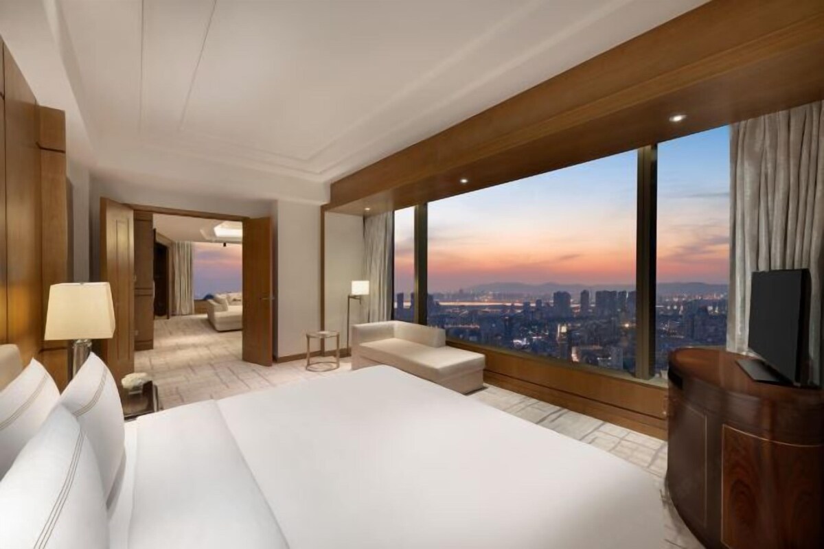 Ropa de cama de alta calidad y minibar 