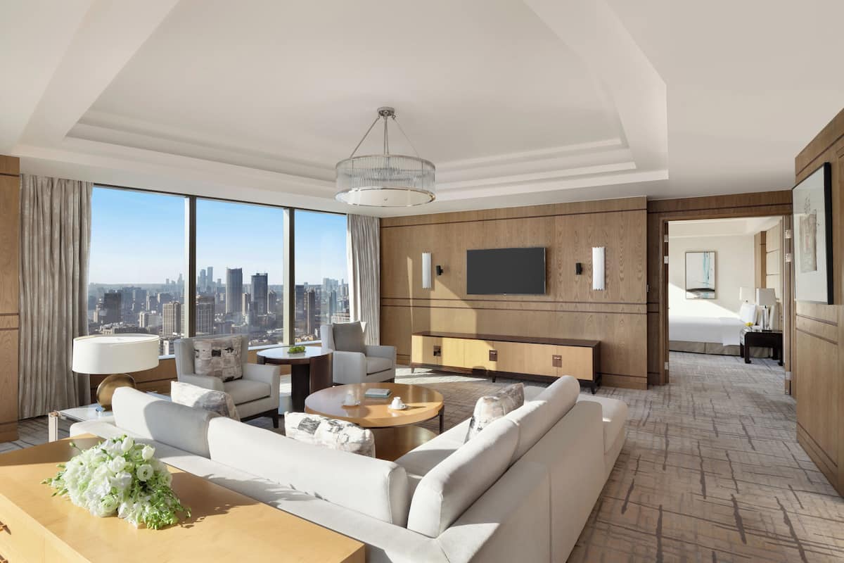 Suite (Specialty) | 1 dormitorio, ropa de cama de alta calidad, minibar y caja fuerte