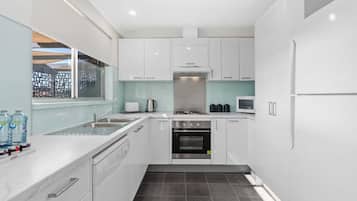 Three Bedroom Cottage | Private kitchen | Fridge, coffee/tea maker, electric kettle