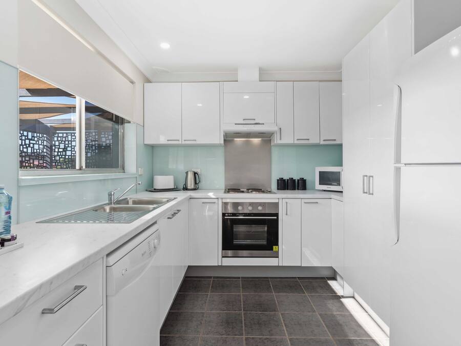 Three Bedroom Cottage | Private kitchen